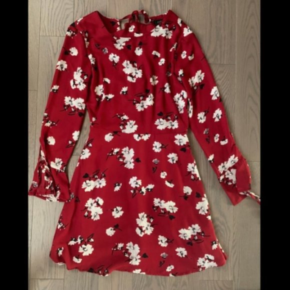 Dynamite Floral bell sleeve dress - XS - Picture 1 of 2